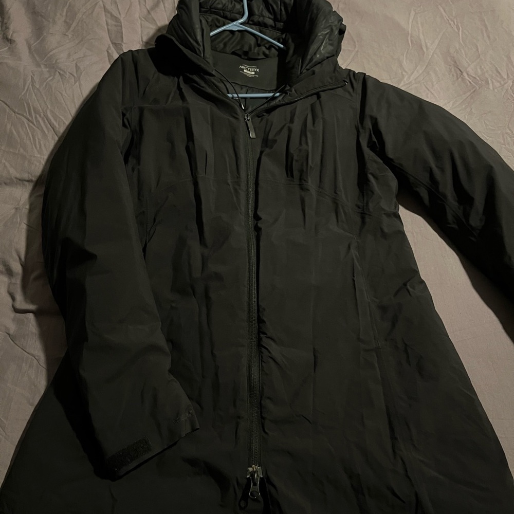 Arc’teryx Warm Insulated Parka
Womens M